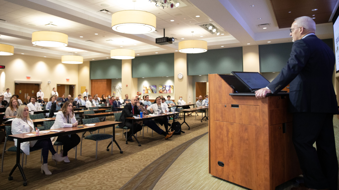 Dr. Mark Ferguson presents his talk as visiting professor in 2022