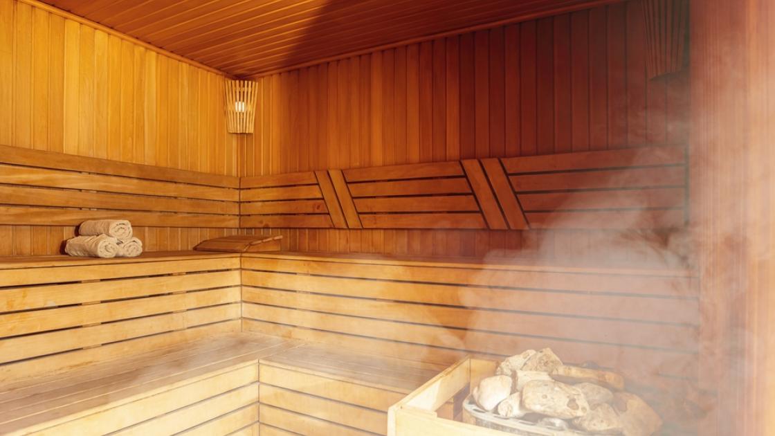 5 surprising health benefits of sauna use