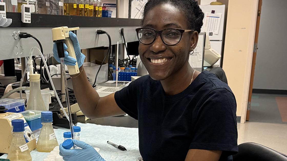 Oluwatosin Falayi in the SIU lab