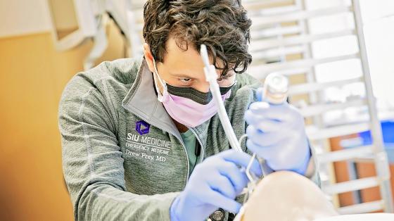 Emergency Medicine Physician in Skills Lab