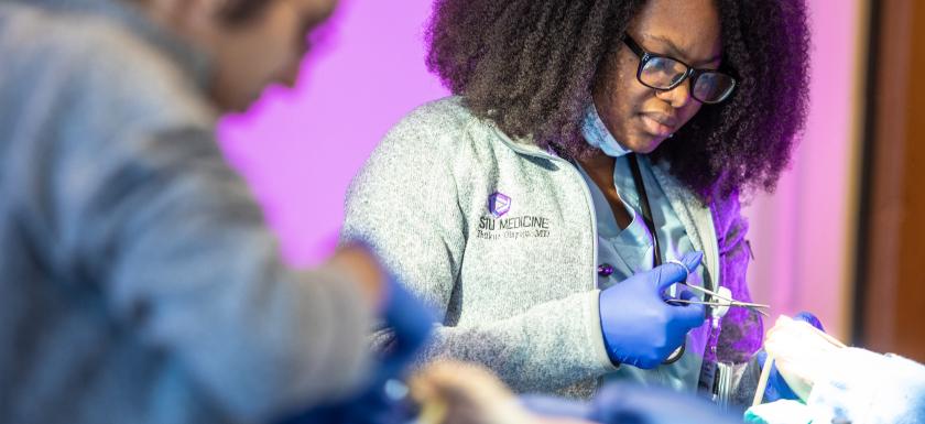 Family medicine Surgical Skills Lab Woman 